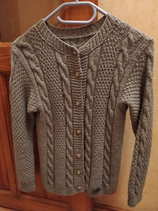 Кофта теплая для девочки 8-12 лет, ручная вязка