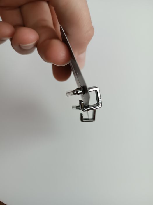 Szare grafitowe małe kwadratowe kolczyki