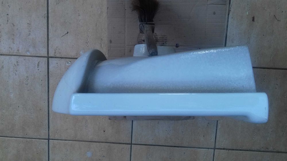 Sprzedam umywalkę ceramiczną