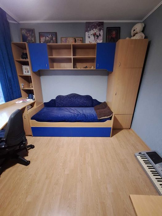 Продам 4 кімнатну квартиру.