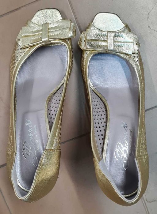Sapatos dourados 38