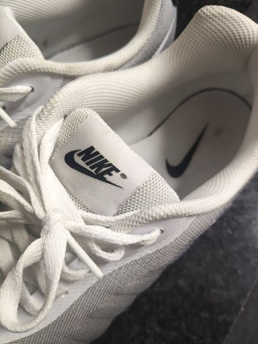 Nike Air Max Invigor Tam. 43