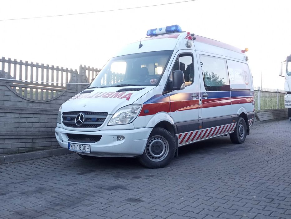 Mercedes Sprinter 906 karetka, ambulans, 2012, AMZ, transport medyczny