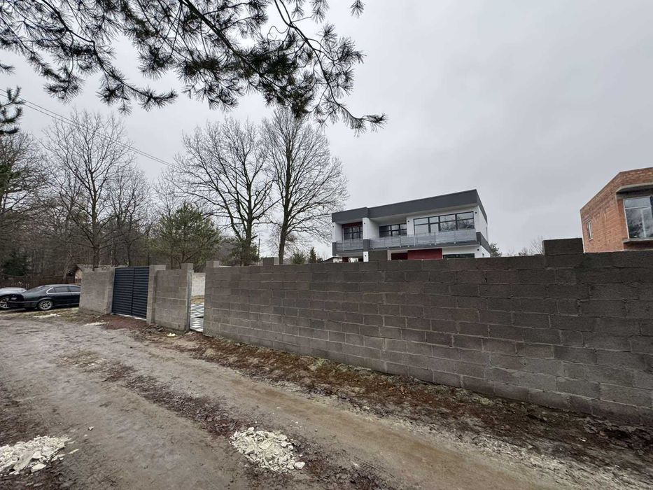 Продаж окремо стоячого будинку у Бірках