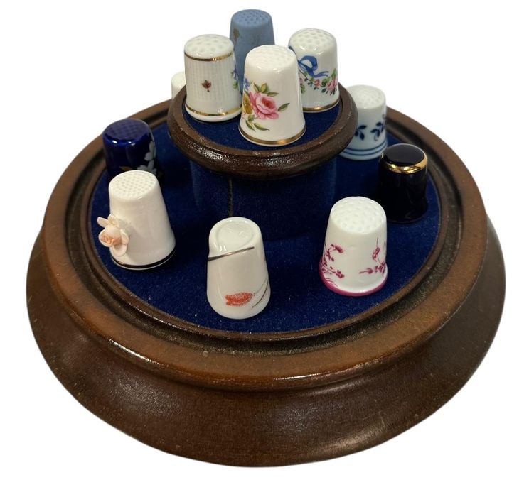 Coleção de 12 Dedais em Porcelana