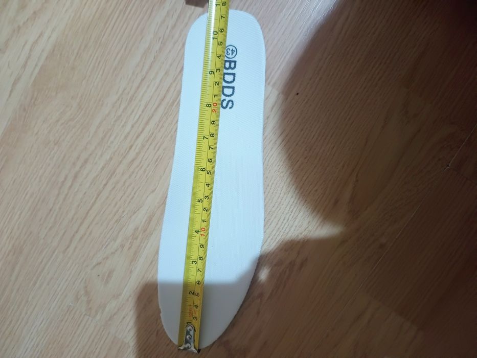 Кроссовки фирмы BDDS 43 размер