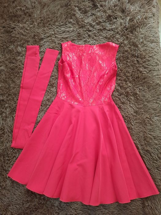 Плаття без рукавів червоне з поясом, святкове