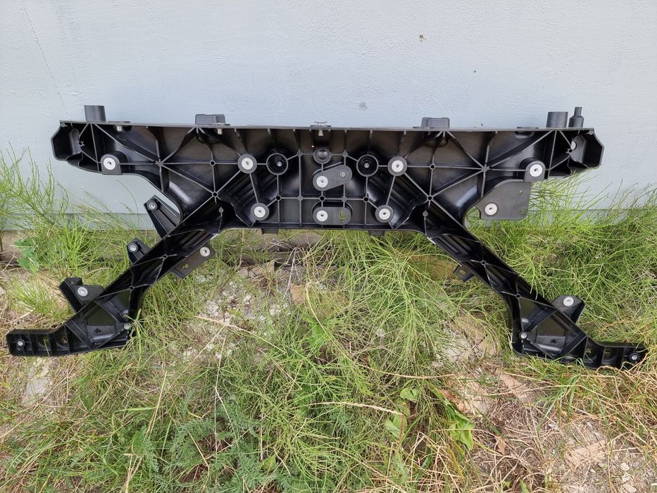 Tesla Model Y телевізор передня панель 20-25 В НАЯВНОСТІ