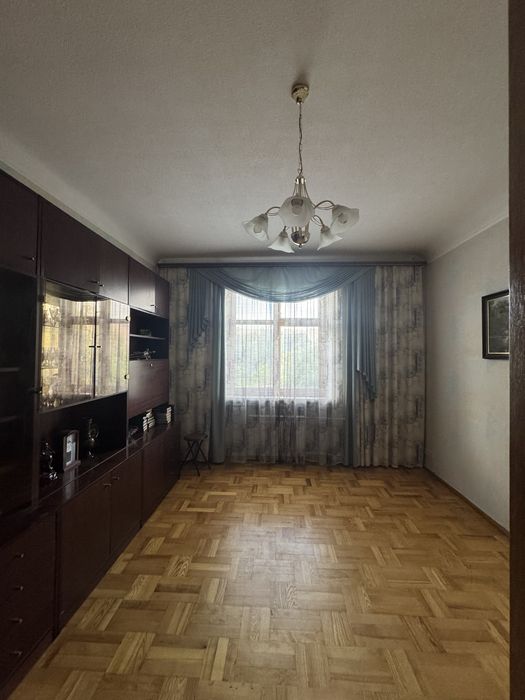 Продам 4 комн квартиру