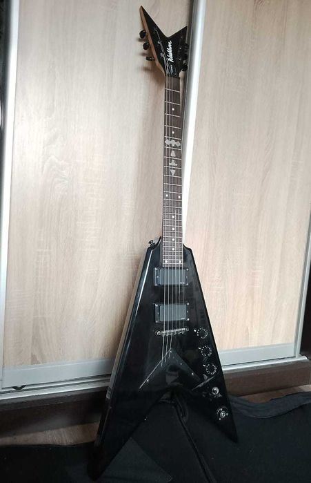 Washburn V200PRO EBK електрогітара