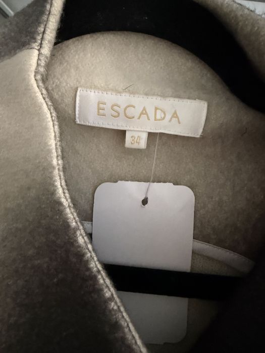Оригинальный жилет ESCADA 75% virgin wool, размер 34