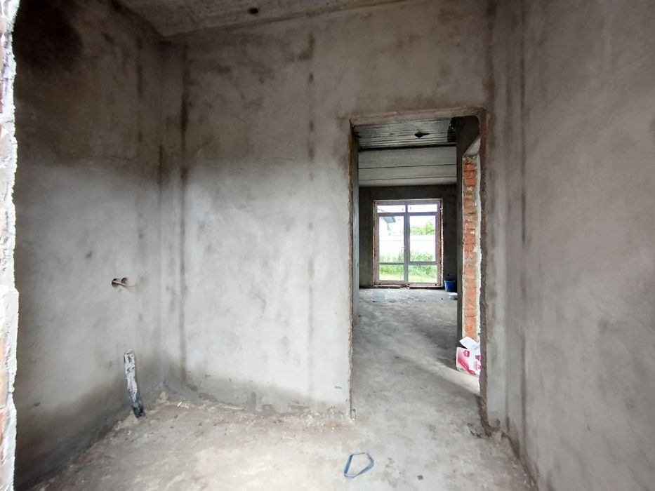 Продаж 2 поверхового дуплекса