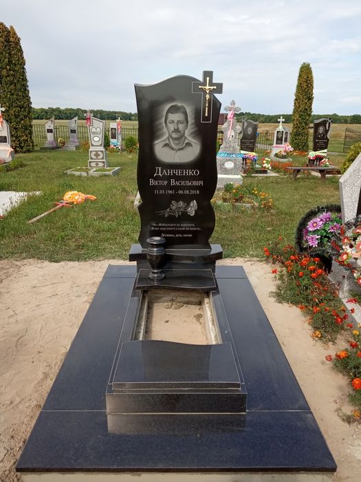 пам'ятники гранітні