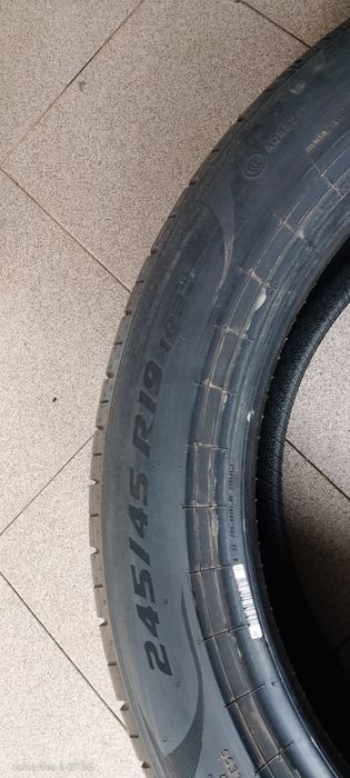 Pneus 245/40/19 semi novos