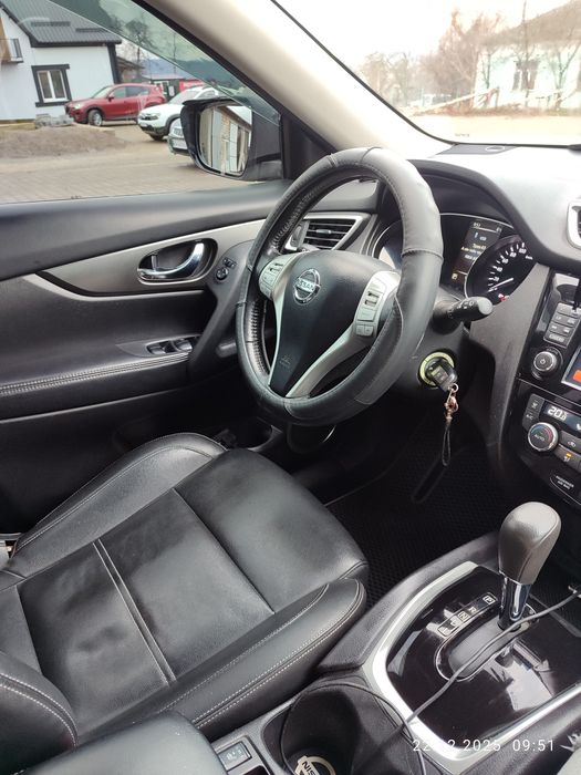 Автомобіль Nissan rogue