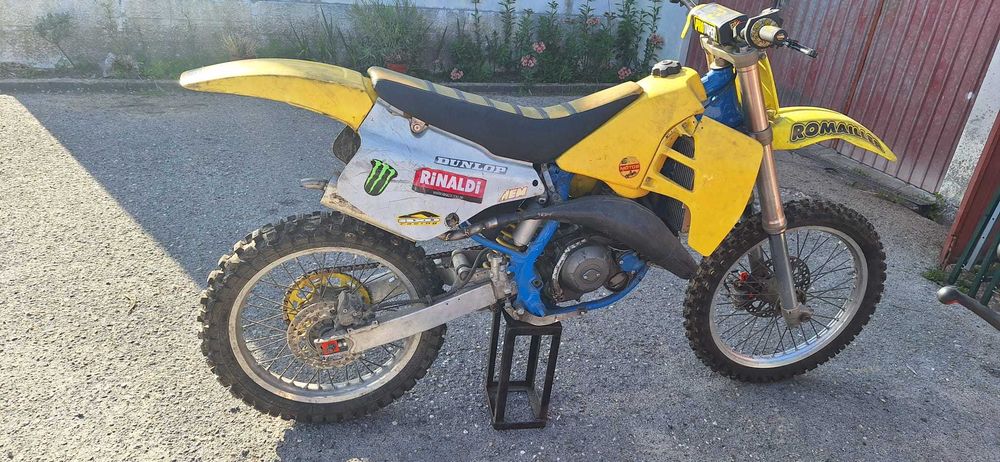 SUZUKI RM 125_em bom estado geral