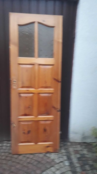 drzwi sosnowe lakierowane