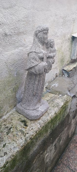 Vendo estatua Santo António em granito