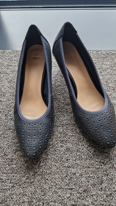 Buty na obcasie granatowe, Lasocki