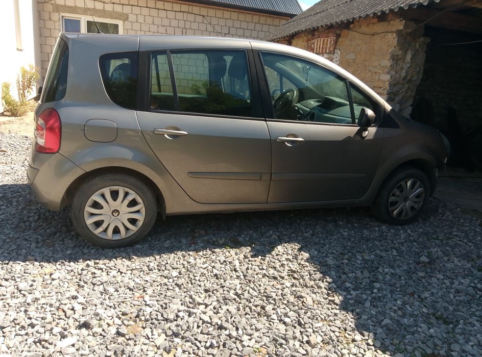 Samochód osobowy Renault modus 1,5 diesel 2011