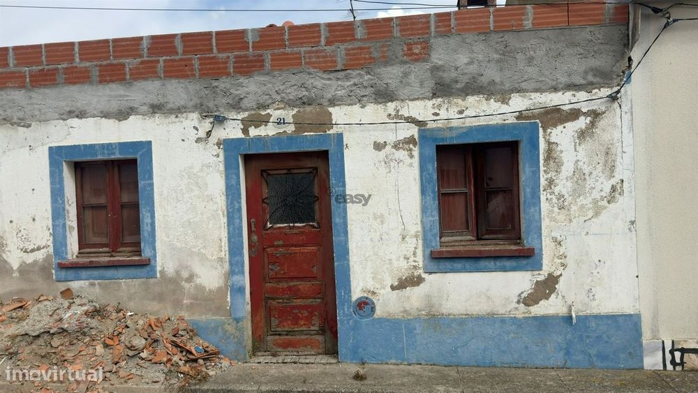 Moradia T2 para remodelar em Namorados - Castro Verde