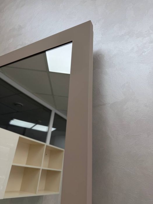 Дзеркало з підсвіткою