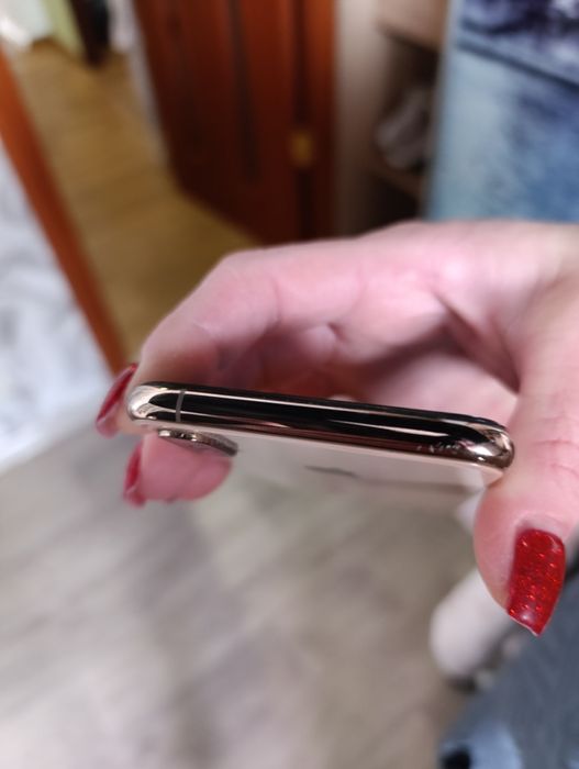 Продам iPhone xS ,256