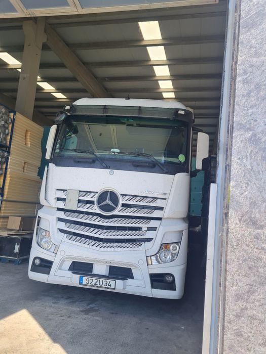 Vende-se Camião Mercedes Actros 18.45