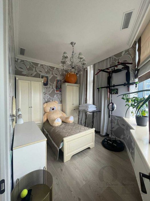 Продам розкішну квартиру в ЖК Славія з видом на річку Дніпро.