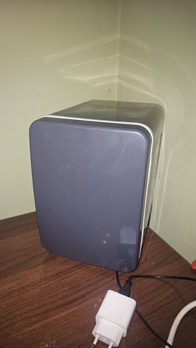 Портативний міні холодильник