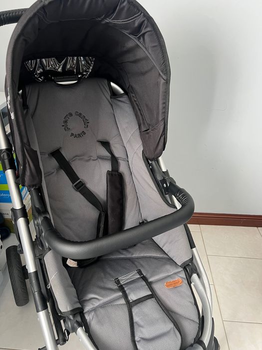 Pierre cardin carrinho de passeio de bebé em excelente estado