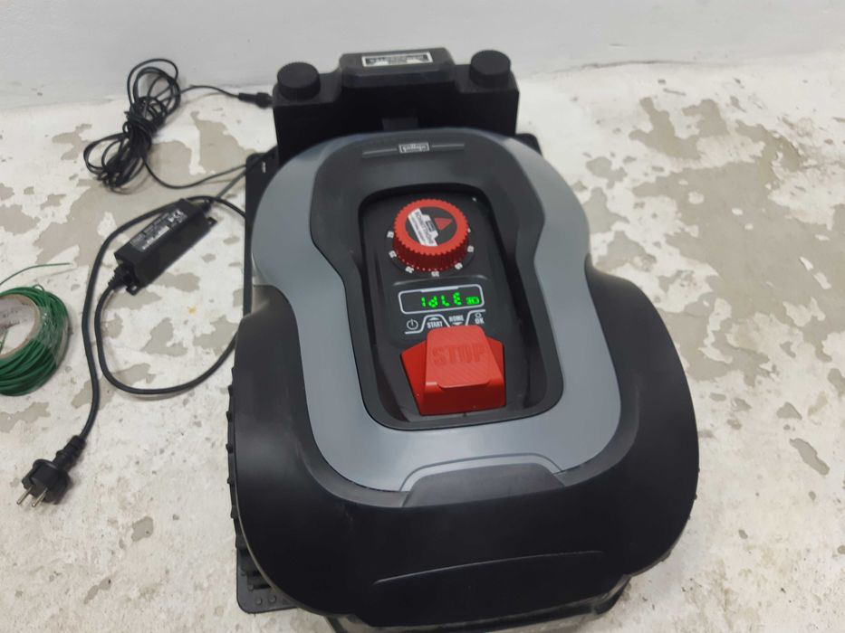Agregat Robot  koszący Scheppach na 500 m2 18 cm Szerokości