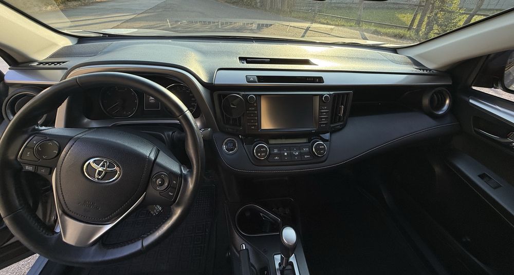 Toyota rav-4 2016