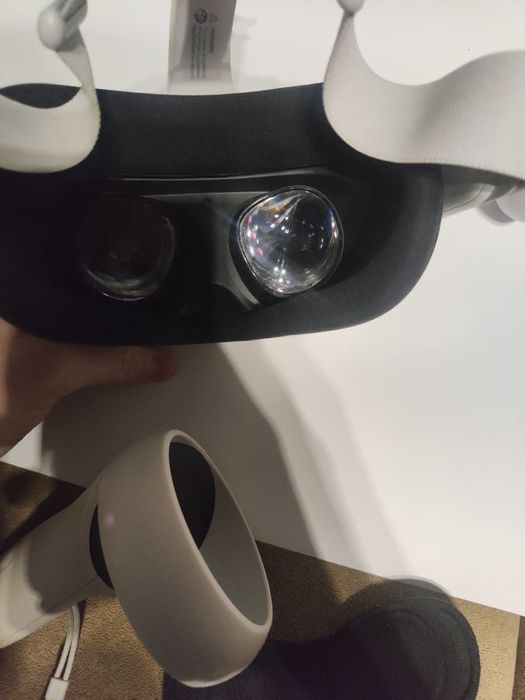 Vr Oculus Quest 2 na 256gb stan idealny