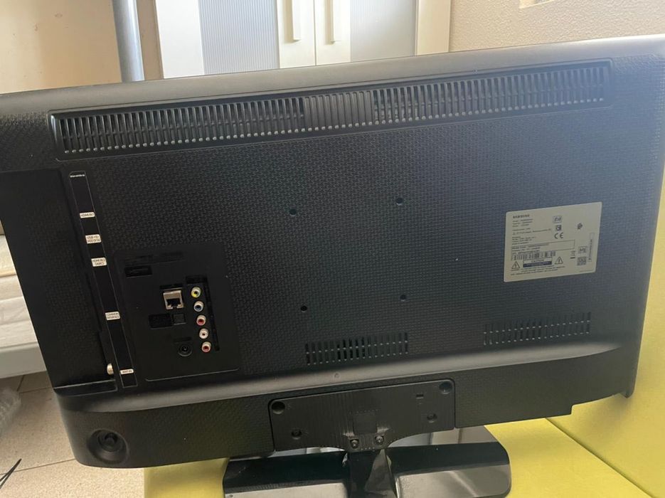 28-inch Samsung TV, HD, LED, Smart.
Model: UE28N4305AK64752098870531123