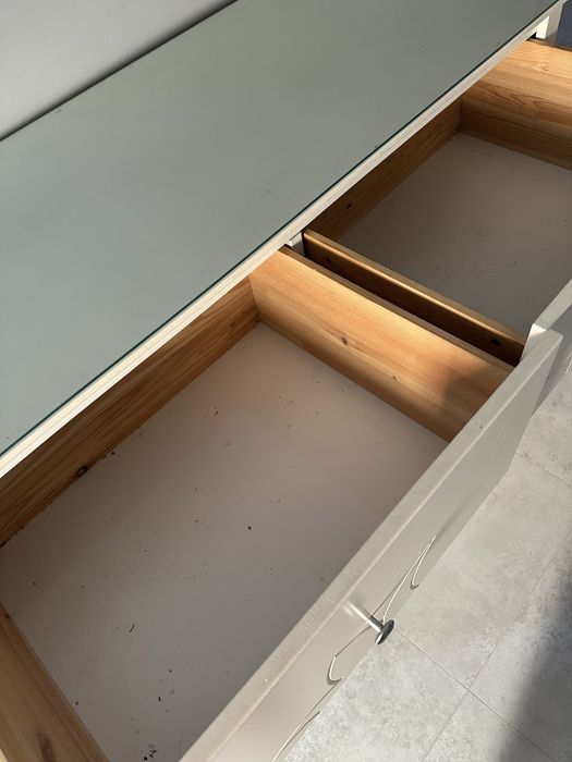 Biala Komoda Ikea drewniana