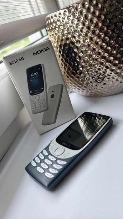 Nokia 8210 4G - Stan Bardzo Dobry, Oryginalne Pudełko