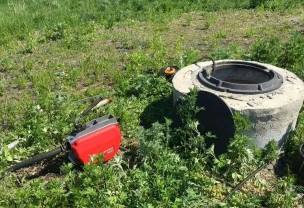 Сантехнік, чищення каналізації