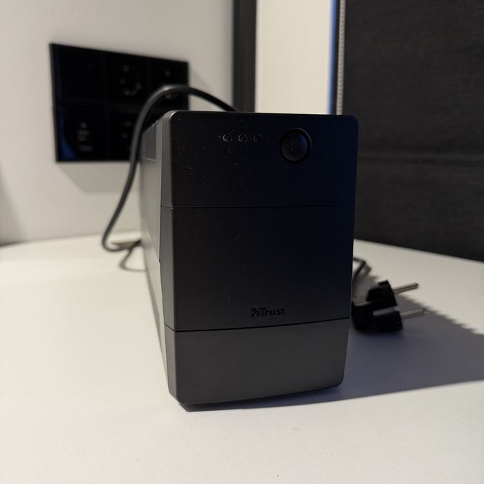 Trust Paxxon 800VA UPS с двумя розетками