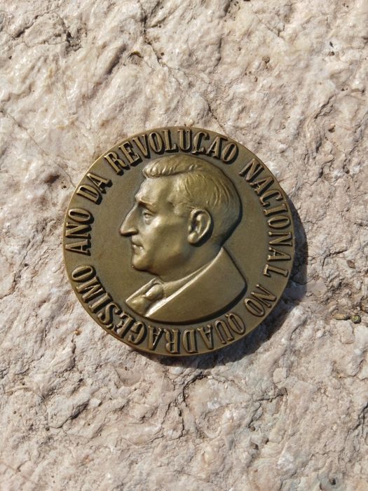 Medalha comemorativa Visita De Salazar C.M.L. 6 Agosto 1966 / 40 Anos Da Revolução Nacional