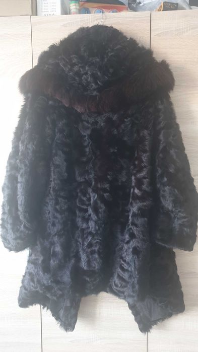 Продам жіночу норкову шубку New Look з каптуром.