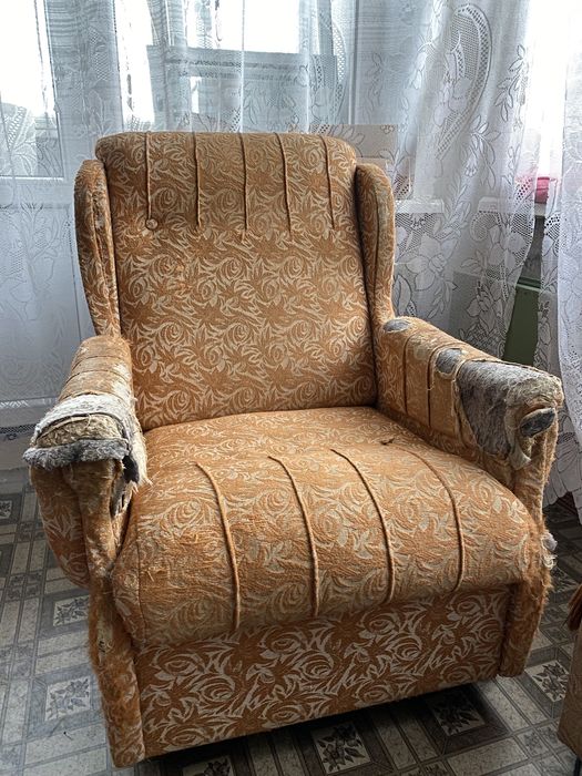 Крісла м’які — 2 шт, під перетяжку