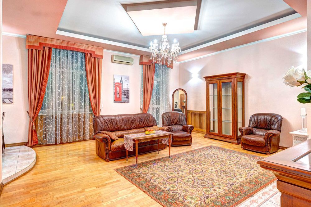 Аренда квартиры 4к возле метро Университет.