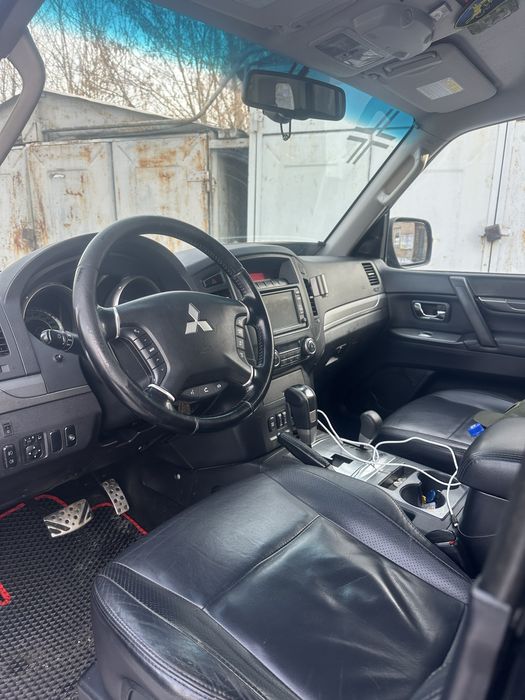 Митсубиши вагон 2011