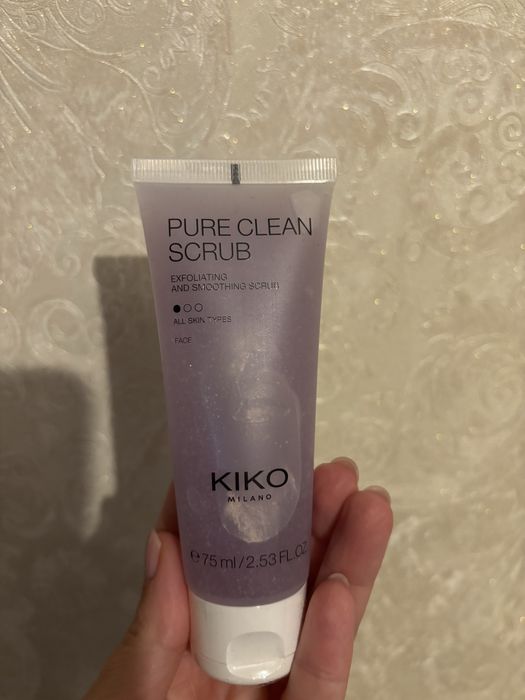 Делікатний скраб для обличчя Kiko