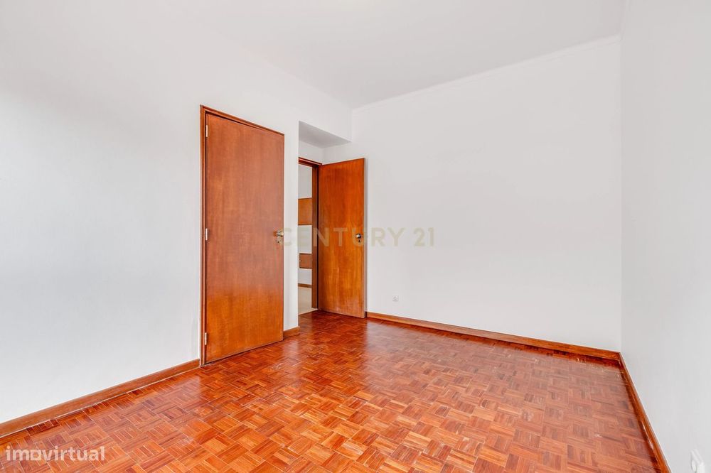Apartamento T 4  em Faro no centro da cidade a 300m do mercado Municip