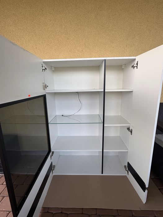 Witryna szafka wiszaca podwswietlenie LED