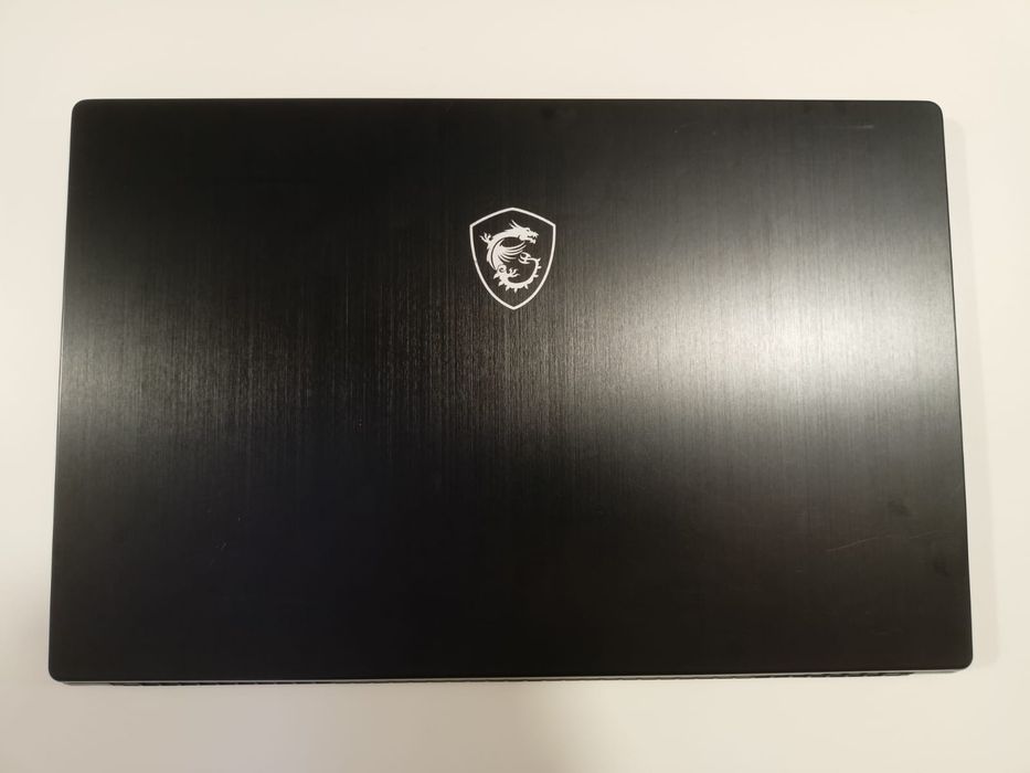 Laptop MSI modern 15 A10M