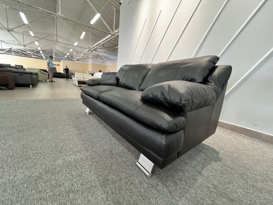 Диван нерозкладний двійка шкіряний чорний мʼякий ItalySofa.