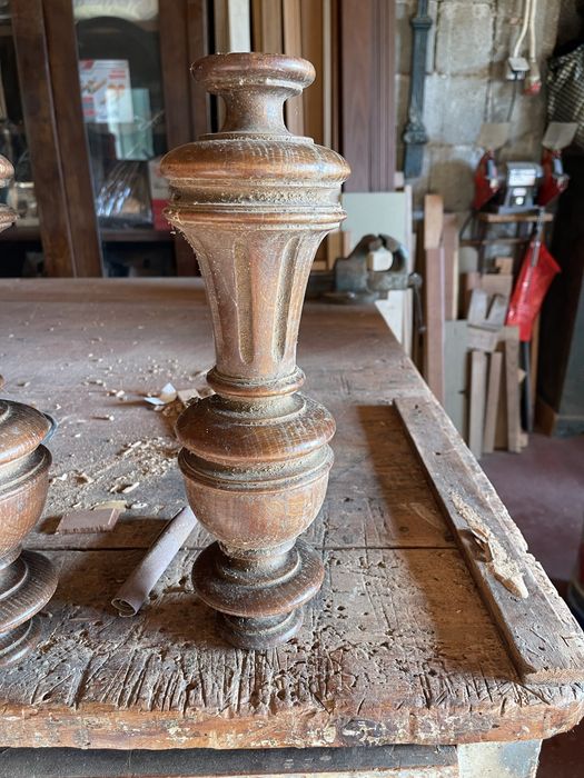 Colunas  torneadas para restauros de moveis